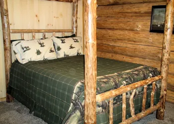Bear Paw Adventure hotel thumbnail 3