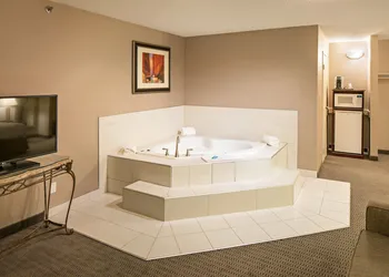 Holiday Inn Express Red Deer by IHG hotel thumbnail 4