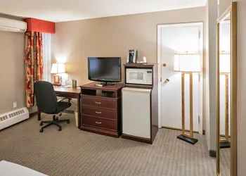 Holiday Inn Express Red Deer by IHG hotel thumbnail 6