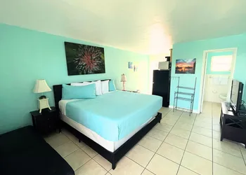 Conch Key Fishing Lodge and Marina hotel thumbnail 3