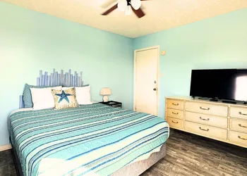 Conch Key Fishing Lodge and Marina hotel thumbnail 4