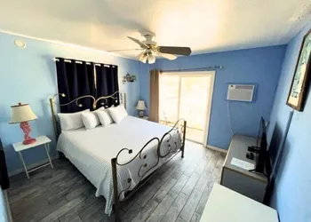 Conch Key Fishing Lodge and Marina hotel thumbnail 8