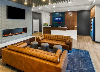 Park Inn by Radisson, Kelowna hotel thumbnail 4