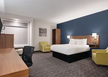 Park Inn by Radisson, Kelowna hotel thumbnail 7