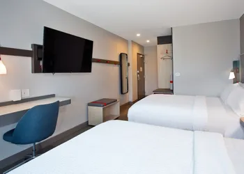 avid hotel Detroit Warren by IHG hotel thumbnail 8