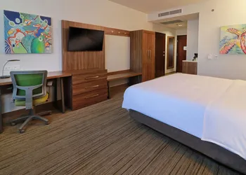 Holiday Inn Express & Suites Ensenada Centro by IHG hotel thumbnail 3