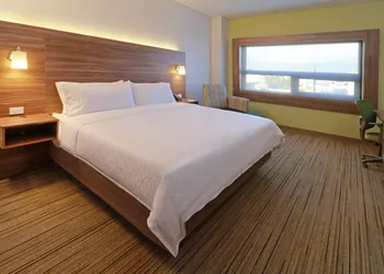 Holiday Inn Express & Suites Ensenada Centro by IHG hotel thumbnail 4