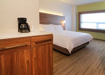 Holiday Inn Express & Suites Ensenada Centro by IHG hotel thumbnail 5