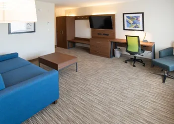 Holiday Inn Express & Suites North Battleford by IHG hotel thumbnail 5