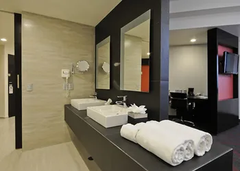 Holiday Inn Mexico Dali Airport by IHG hotel thumbnail 8