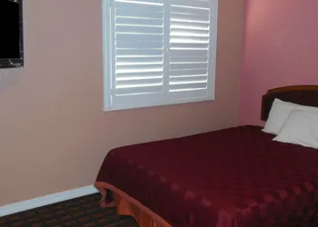 Sealamp Inn hotel thumbnail 5