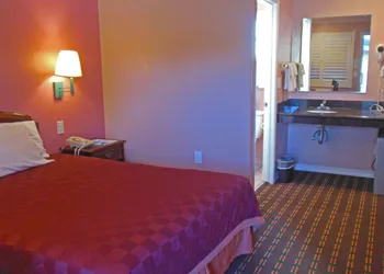 Sealamp Inn hotel thumbnail 7