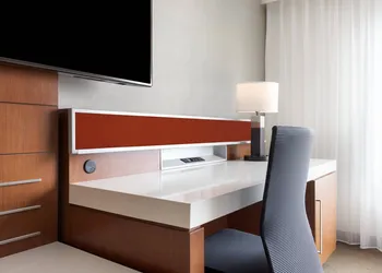Delta Hotels by Marriott Indianapolis Airport hotel thumbnail 6