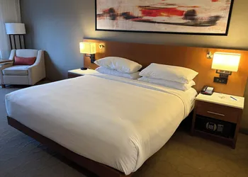 Delta Hotels by Marriott Indianapolis Airport hotel thumbnail 8