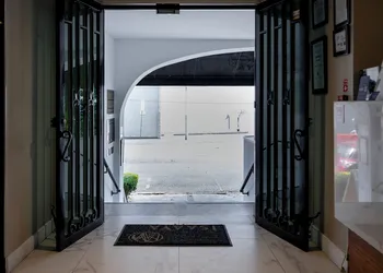 Isaaya Hotel Boutique by WTC hotel thumbnail 5