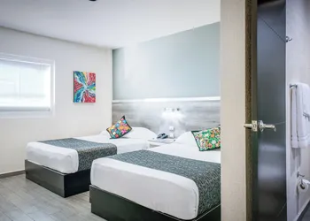 Home Suites Rotarismo hotel thumbnail 6