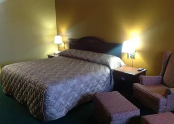Colonial Inn & Suites /Airport/Graceland hotel thumbnail 8