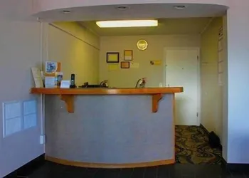 Rodeway Inn hotel thumbnail 2