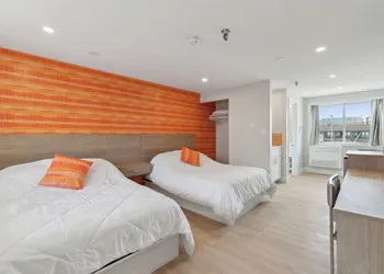 The Voyager hotel thumbnail 4