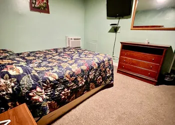 Your Motel hotel thumbnail 5