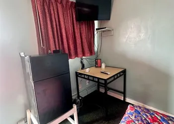Your Motel hotel thumbnail 6