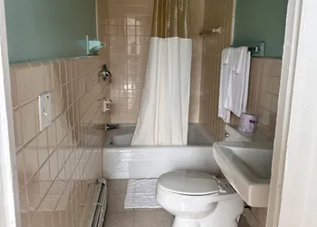 Your Motel hotel thumbnail 8