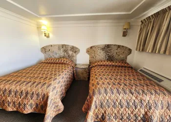Westview Motel hotel thumbnail 3