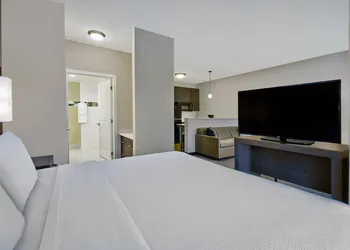 Residence Inn by Marriott Reading hotel thumbnail 7
