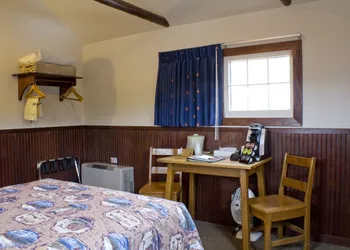 Lake Lodge Cabins - Inside the Park hotel thumbnail 8
