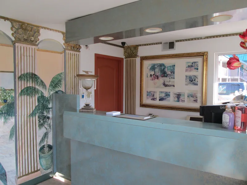 Delux Inn & Suites hotel detail image 2