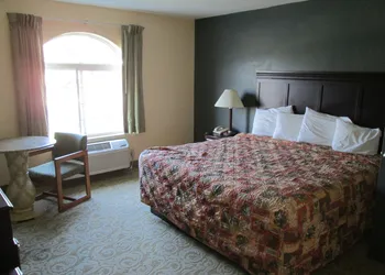 Delux Inn & Suites hotel thumbnail 3