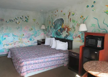 Delux Inn & Suites hotel thumbnail 5