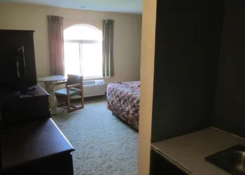 Delux Inn & Suites hotel thumbnail 6