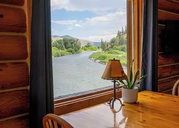 River's Fork Lodge hotel thumbnail 3