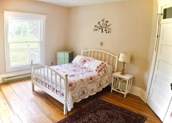 Laurel River Club Bed & Breakfast hotel thumbnail 4