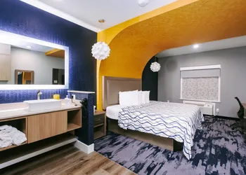 Palace Inn Blue Houston East Beltway 8 hotel thumbnail 8