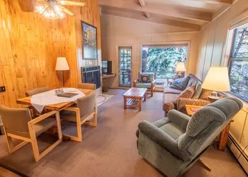 Castle Mountain Lodge hotel thumbnail 4