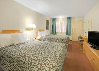 Tree Inn & Suites Albuquerque. hotel thumbnail 2