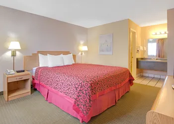 Tree Inn & Suites Albuquerque. hotel thumbnail 5