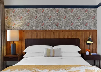 Hotel Revival Baltimore hotel thumbnail 6