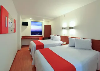 One Querétaro Aeropuerto Hotel hotel thumbnail 6