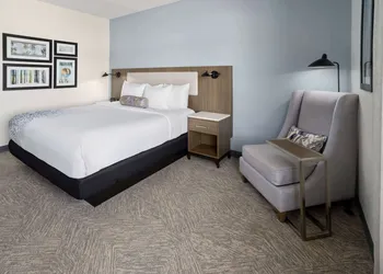 La Quinta Inn & Suites by Wyndham Locust Grove hotel thumbnail 8