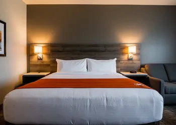 Amsterdam Inn & Suites, an Ascend Collection Hotel hotel thumbnail 8