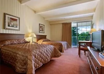 HomeSpring Inn & Studios hotel thumbnail 4