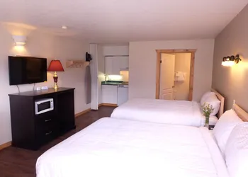 Golden Village Lodge hotel thumbnail 6