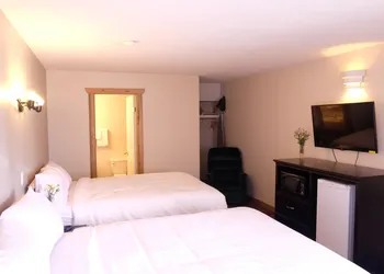 Golden Village Lodge hotel thumbnail 7
