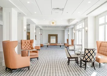 Chateau Renault hotel thumbnail 2