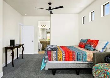 Hyatt Home by RedAwning hotel thumbnail 5