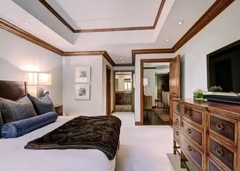 Luxe 2BR+Den Ritz-Carlton Residence Quiet Location by RedAwning hotel thumbnail 3