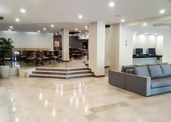Everest Hotel hotel thumbnail 3